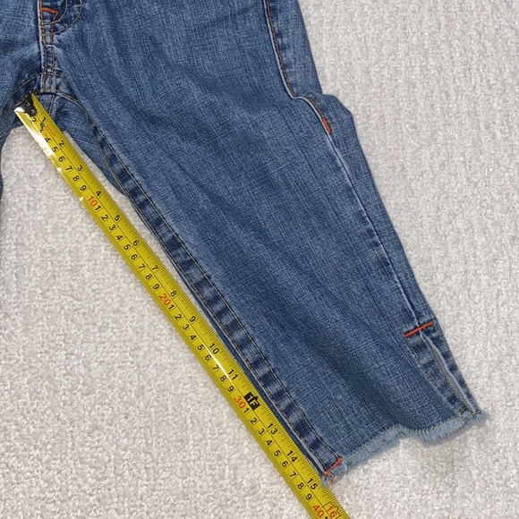 True Religion “Joey” Light Wash Raw Hem Shorts Size 26 💙 LIKE NEW! 💙 - Picture 9 of 15